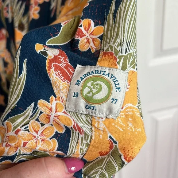Margaritaville Mens Hawaiian Shirt Rayon Parrots Floral Tropic Jimmy Buffett - Picture 6 of 9